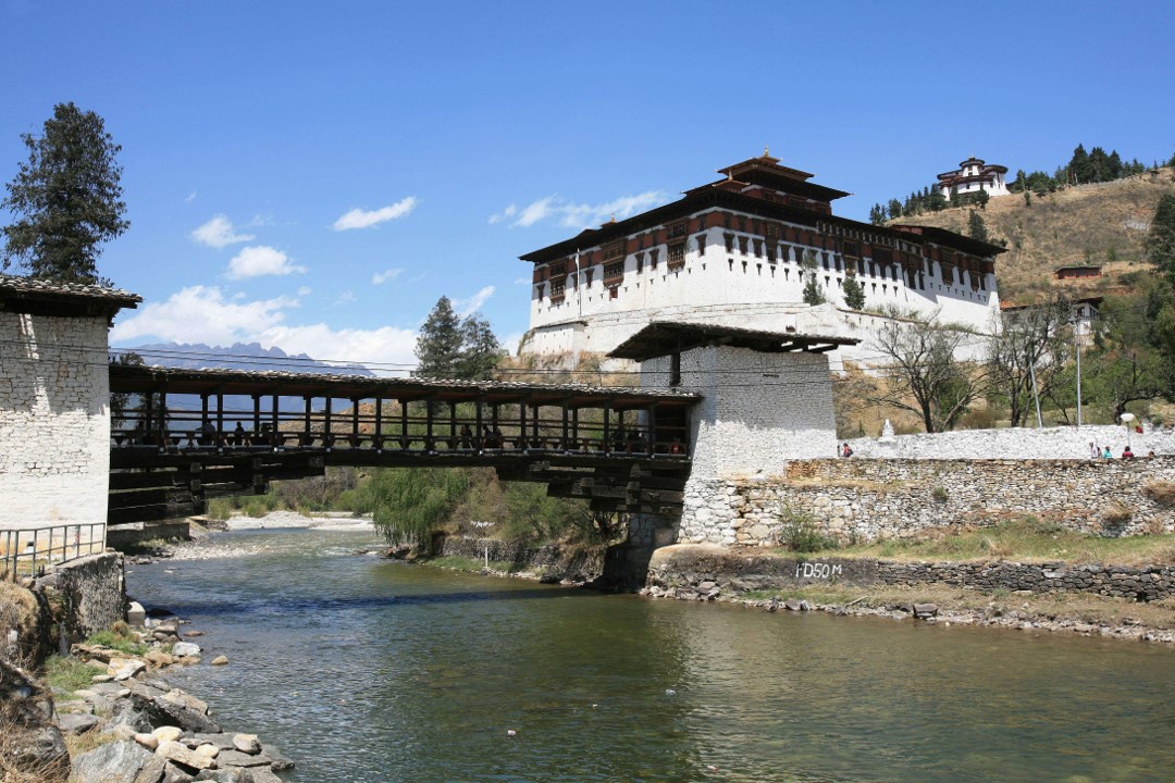 rinpung dzong bhutan private tours and luxury holiday