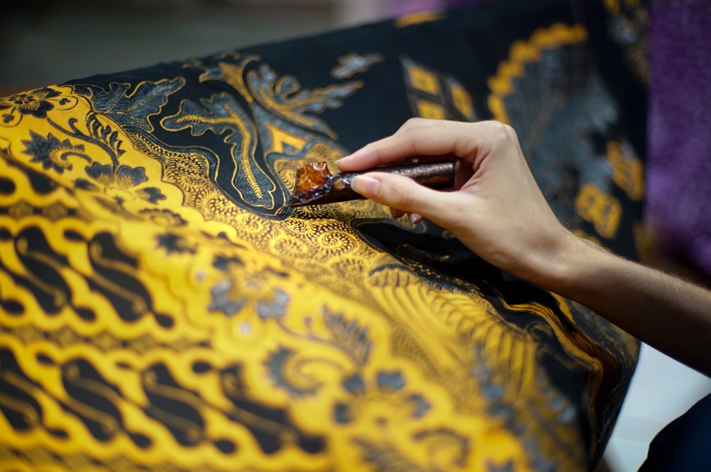 batik art experience - indonesia private tour and luxury holiday