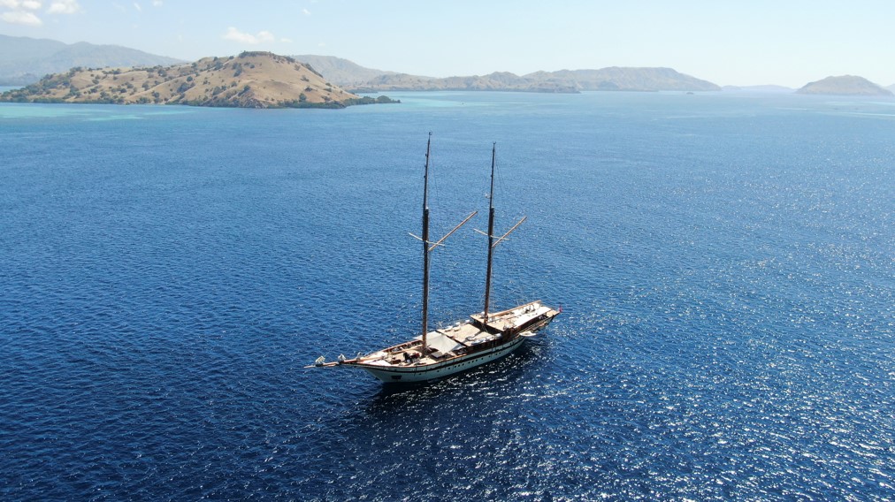 komodo island indonesia private tour and luxury holiday