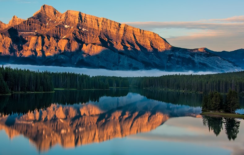 private tour to lake minnewanca canada