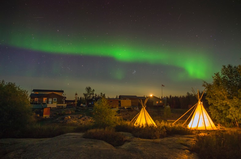 northern lights private tour in yellowknife canada