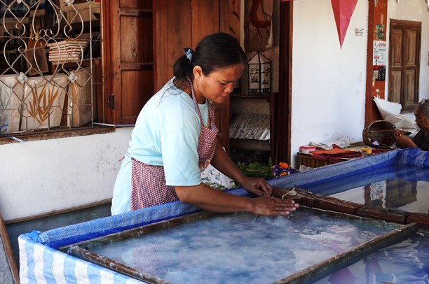 mulberry paper making luang prabang