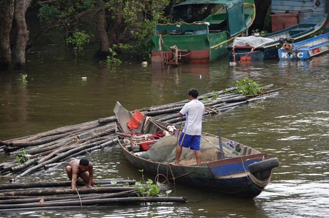 tonle sap fishing village private tour siem reap cambodia