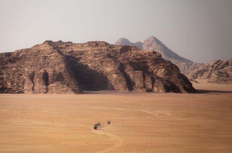 wadi run desert private tour 4 wheel drive