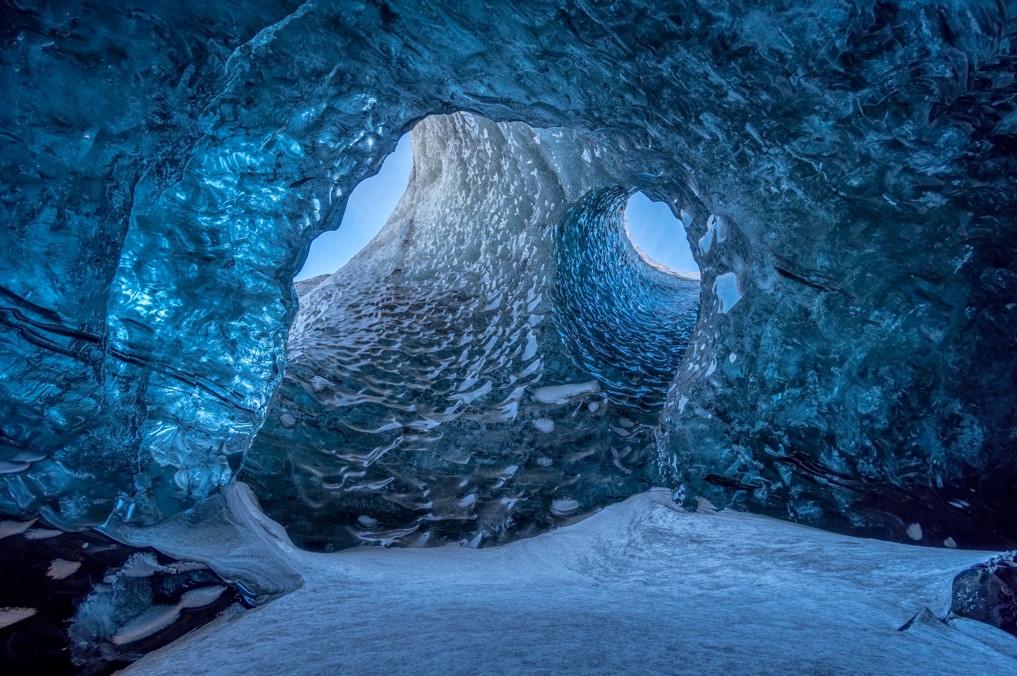 iceland glacial caves winter must see